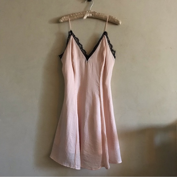 Dresses & Skirts - Flirty Negligee Style Dress